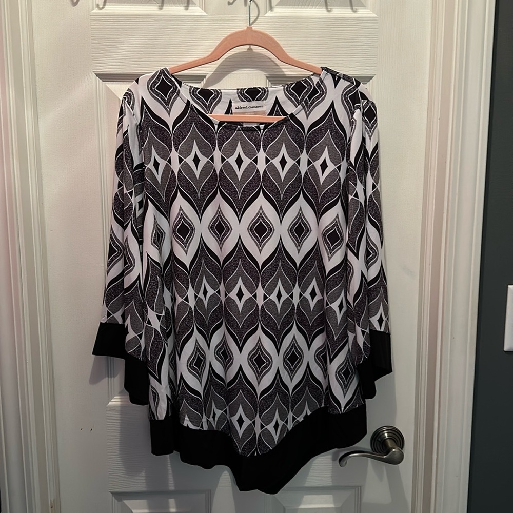 Alfred Dunner 1x black and white 3/4 sleeve v tunic length